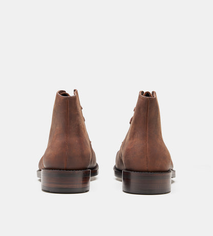 Hand-Welted Oil Pull-up Chukka Boot