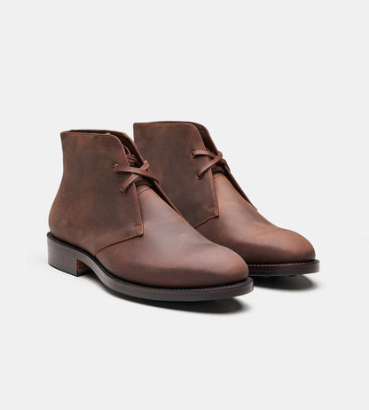 Hand-Welted Oil Pull-up Chukka Boot